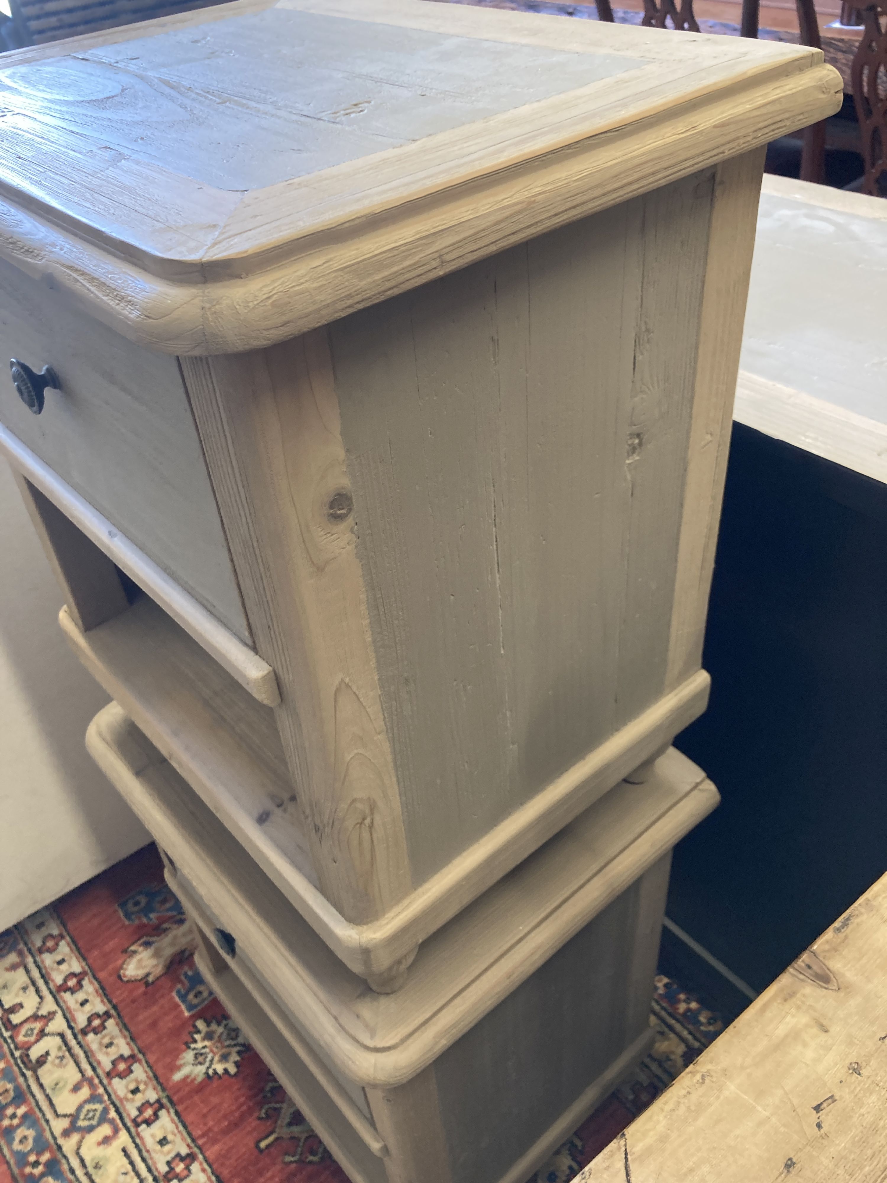 Contemporary 'loaf' furniture, a pair of painted bedside chests, width 50cm, depth 40cm, height 57cm
